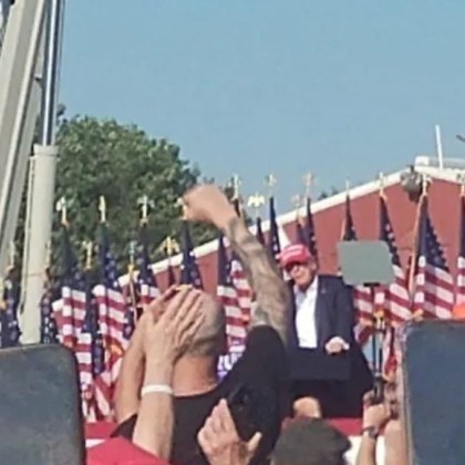 Доналд Тръмп слезе от самолета си в Ню Джърси за