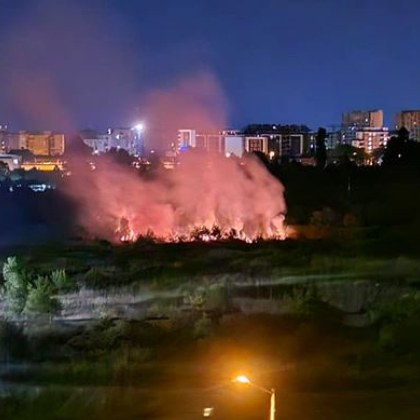 Избухна пожар в София СНИМКИ