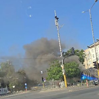 Пожар е възникнал в подлеза на метростанция Сердика в София