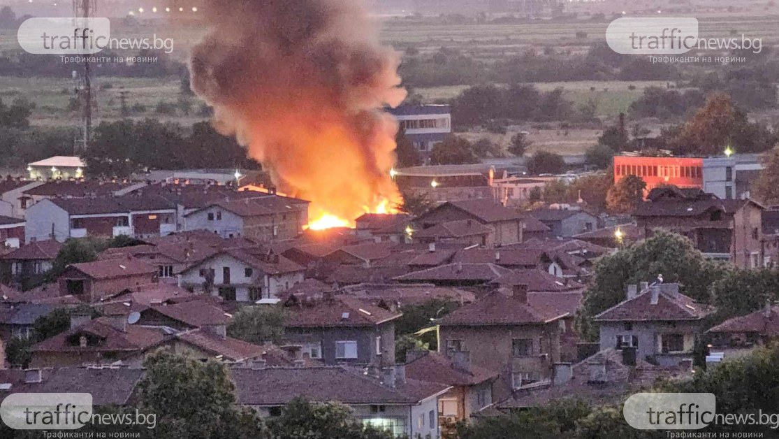 Голям пожар Пловдив, три екипа огнеборци са на място  СНИМКИ