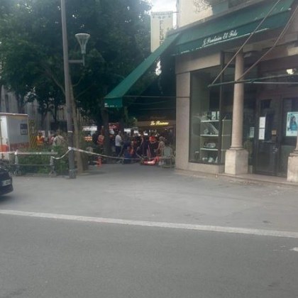 Шофьор се вряза с автомобил в тераса на кафене в