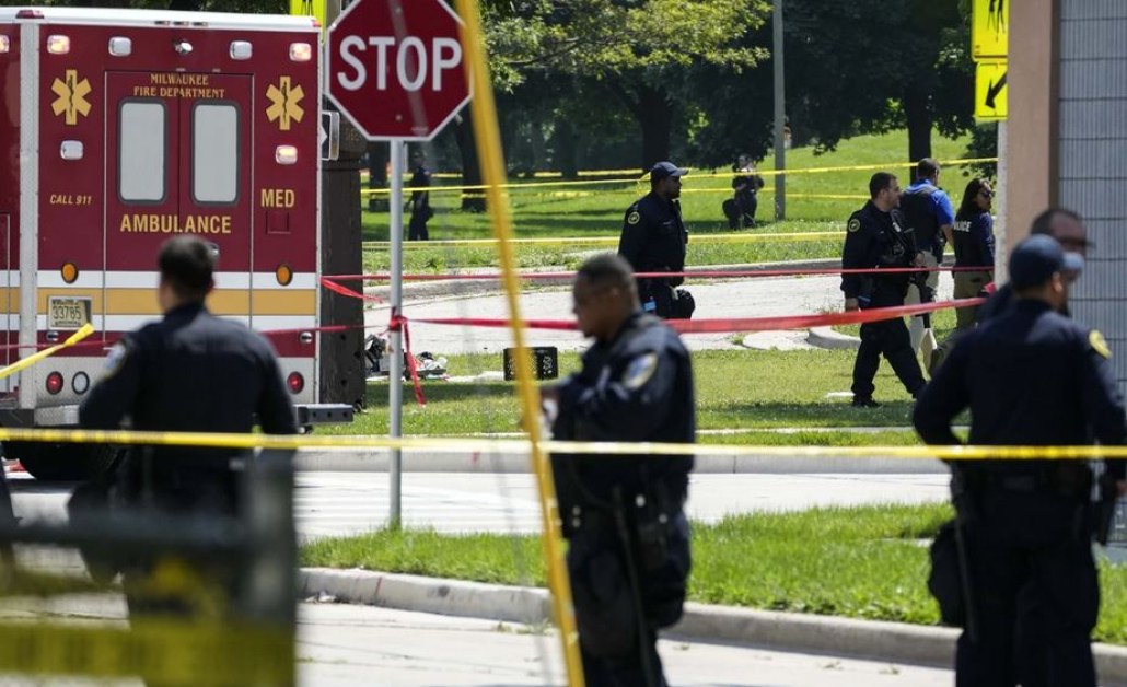 Полицаи застреляха мъж с ножове в Милуоки