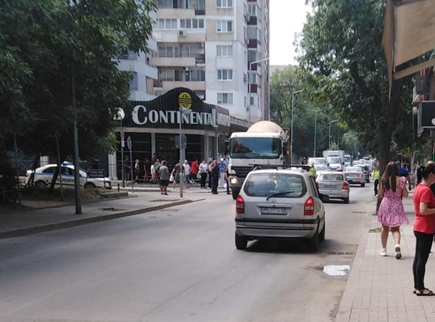 Бетоновоз блъсна пешеходец в Пловдив*