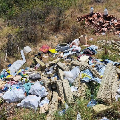 България гори а обикновени действия като хвърлен фас или стъклено