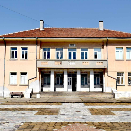 Започна обновяването на читалище Пробуда 1927 г в Калековец Свалени