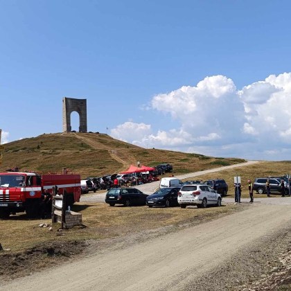 Ситуацията с пожара в местността Беклемето край Кърнаре е изключително