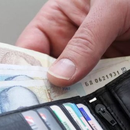 Минималната заплата догодина да се повиши с 19 6 което ще