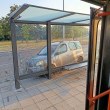 Кола се заби в ограда до спирка в София СНИМКИ