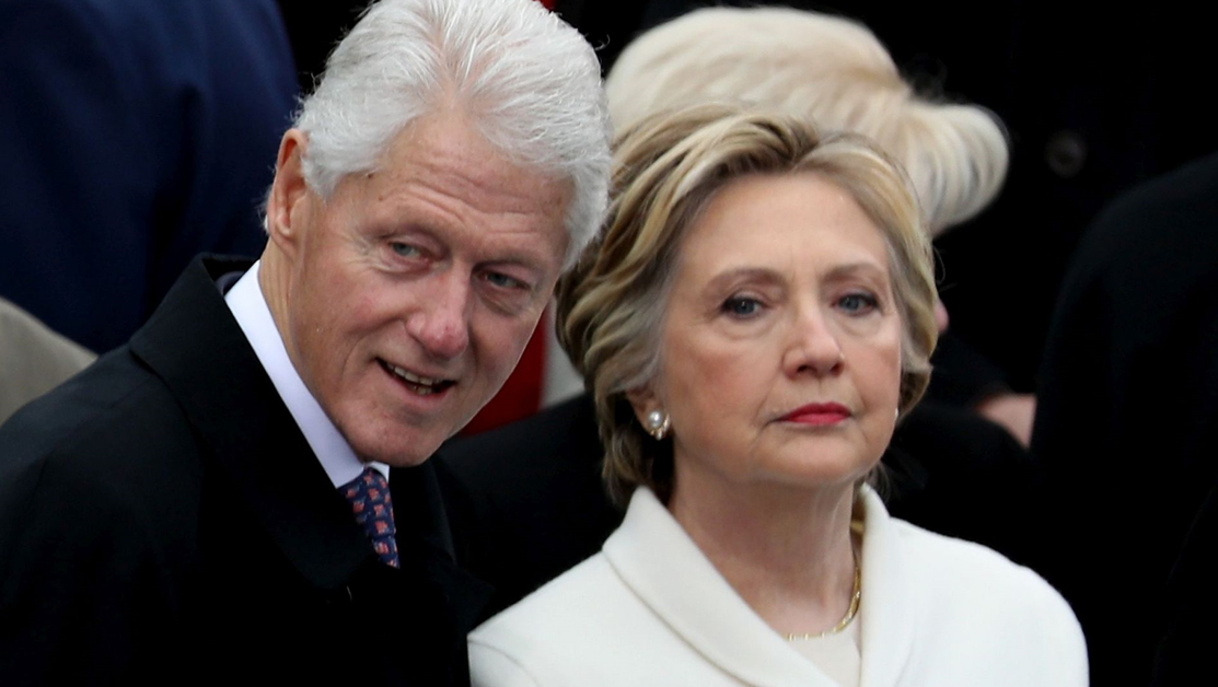 Бил и Хилъри Клинтън подкрепиха Харис за президент