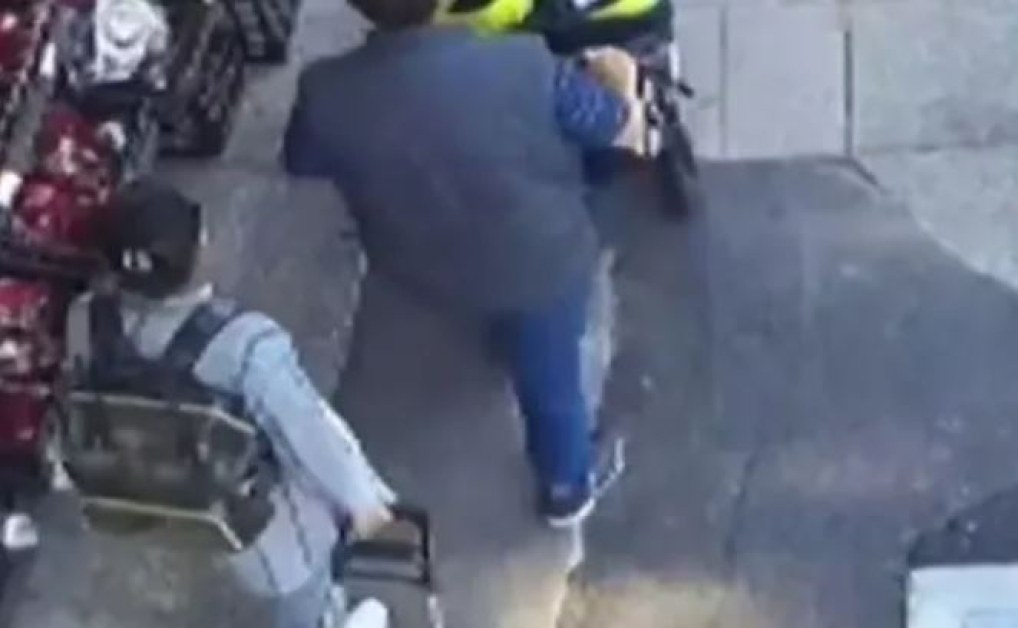 Количка с близнаци падна пред влак, има жертви ВИДЕО