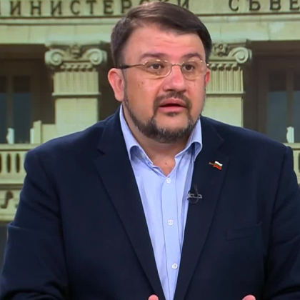 Утре ПП ДБ ще върне мандата на президента Радев Това потвърди