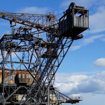 Платформа за сондиране на петрол се е срутила в Югоизточна