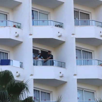 12 годишното момиче загина след падане от тераса на хотел на