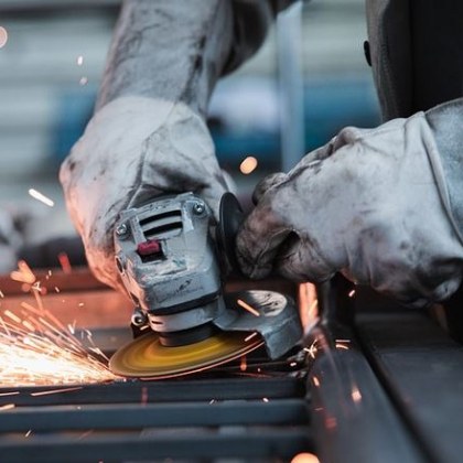 Медианната месечна заплата за работещите на пълен работен ден в