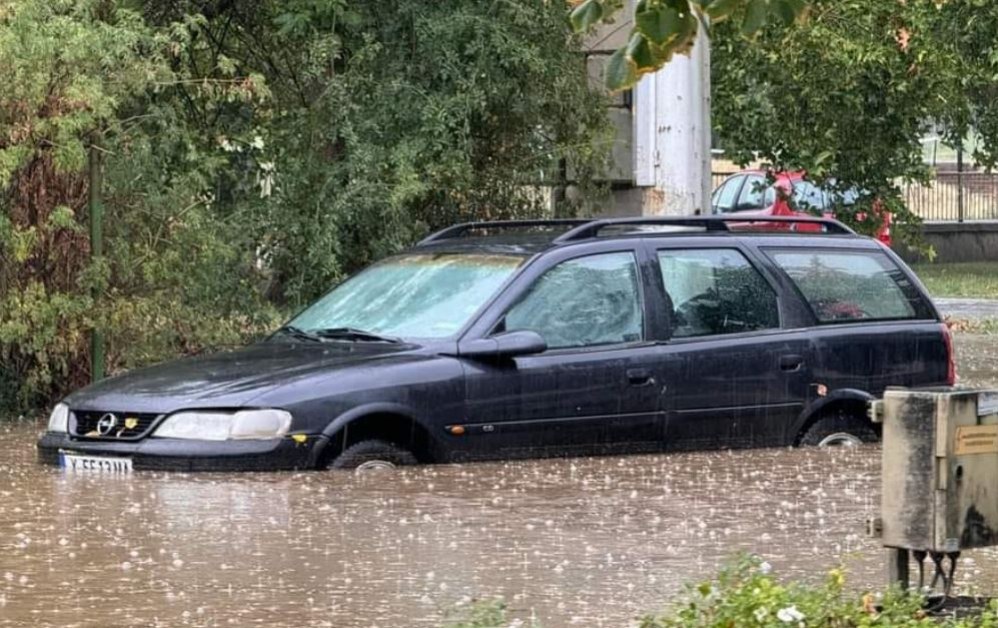 Мощна буря удари роден град, улици са под вода ВИДЕО+СНИМКИ