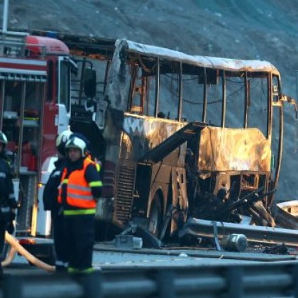 Автобус избухна в пламъци на пътя Каблешково Дъбник Инцидентът