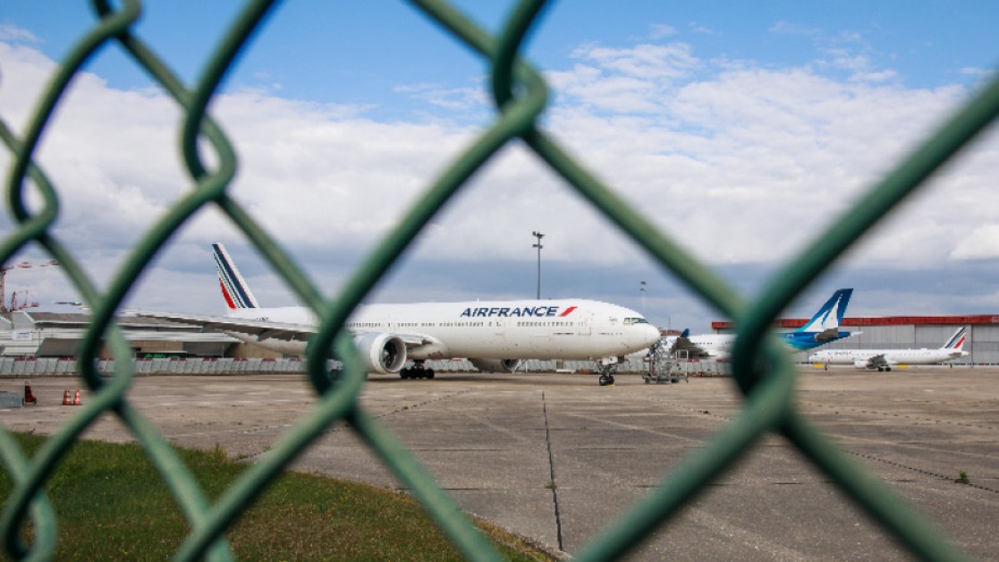 Евакуираха летище на френско-швейцарската граница