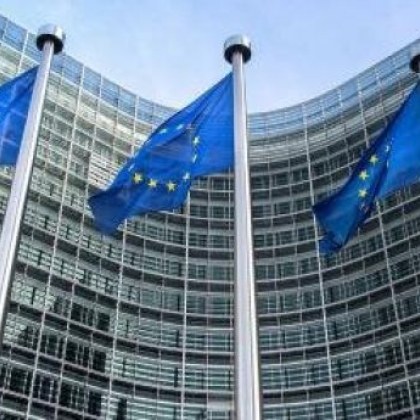 Европейската комисия предостави днес на Украйна първото плащане от 1