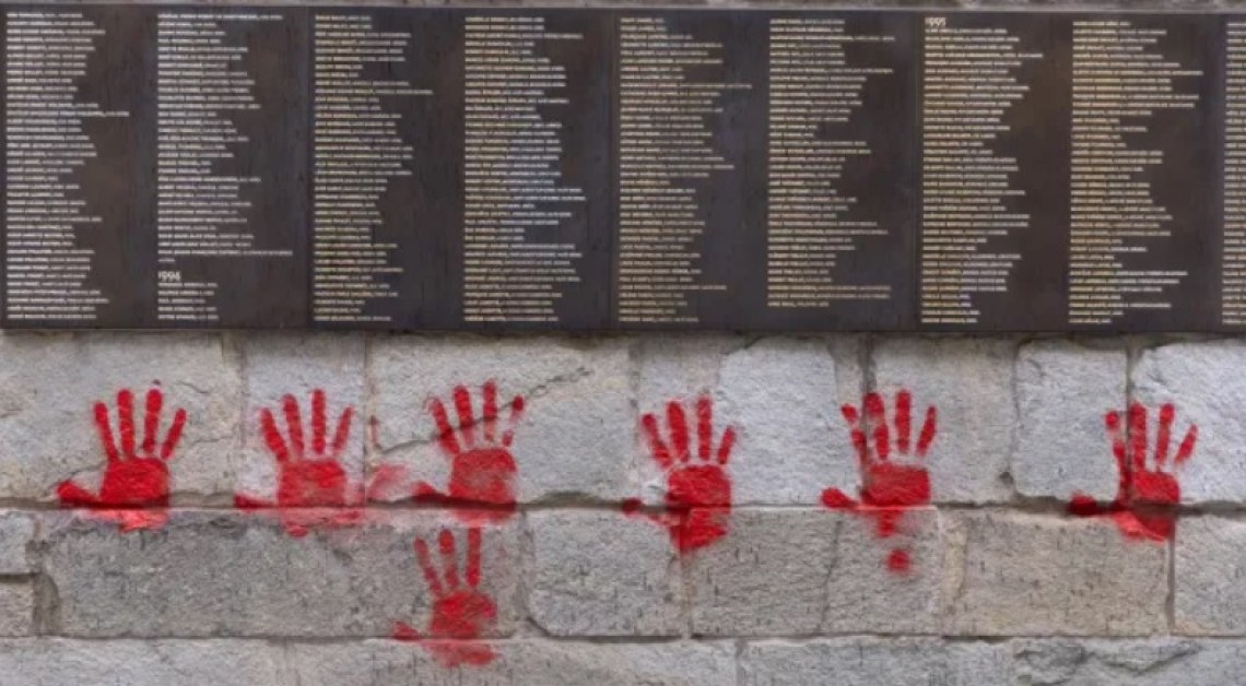 Задържаха българи заради вандализъм на Мемориала на Холокоста в Париж