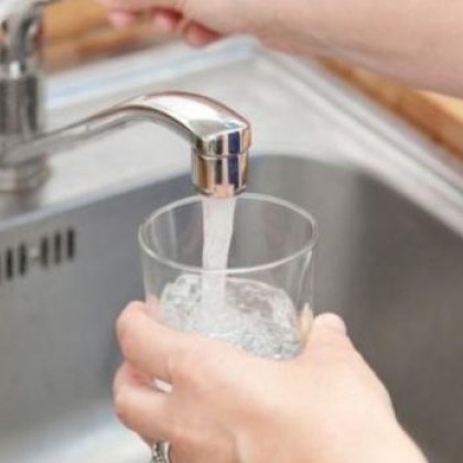 Специалисти по водоснабдяване предупреждават че проблемът с недостига на питейна