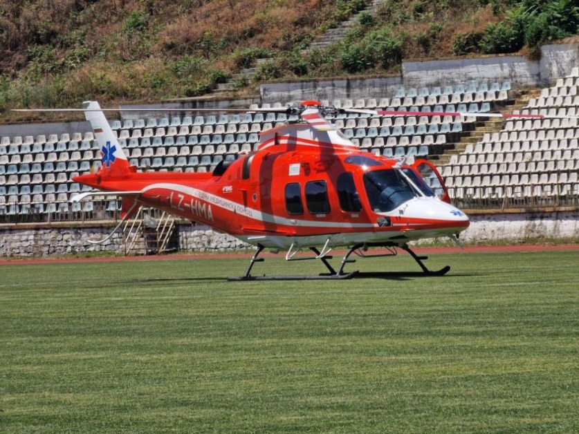Медицинският хеликоптер транспортира контузен гръцки колоездач