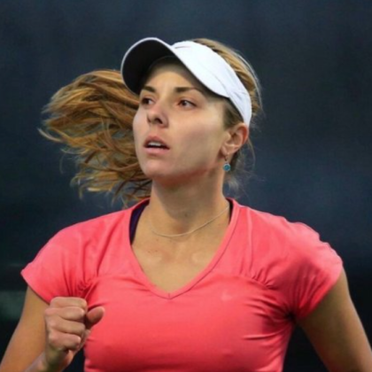 Виктория Томова направи успешен дебют след като надделя над полякинята