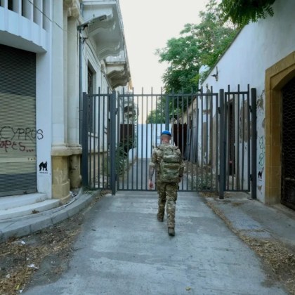 Гърците скърбят, турците празнуват, Кипър отбелязва 50 години разделение