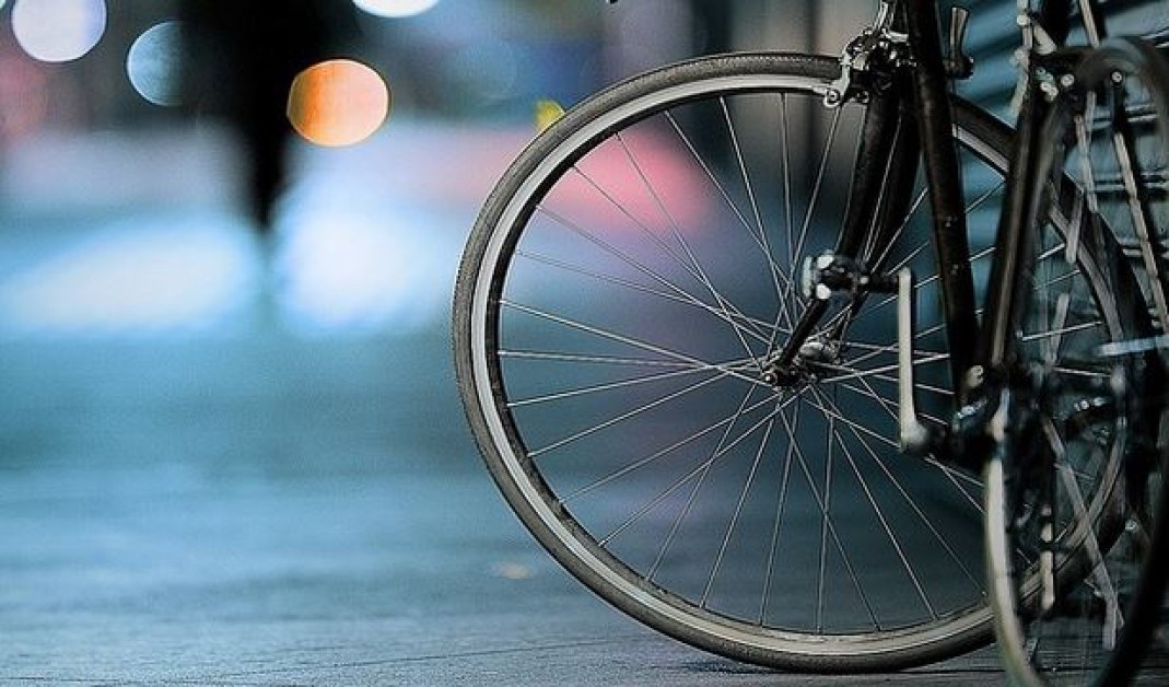 Кражба от блок в Пловдив, дама предупреди СНИМКА