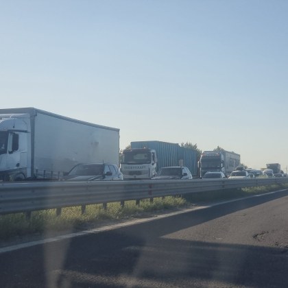 Отново задръстване по АМ Тракия днес Колони от превозни средства