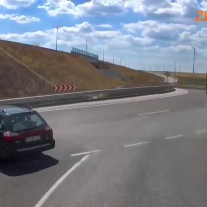 Шофьор засне видео на което се вижда как автомобилът пред