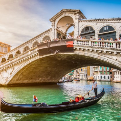 Венеция ще ограничи от утре броя на хората в туристическите