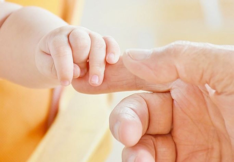 Почернени родители искат внуци от убитите си синове
