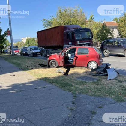 Верижна катастрофа в Пловдив! Шофьори са в болница СНИМКИ