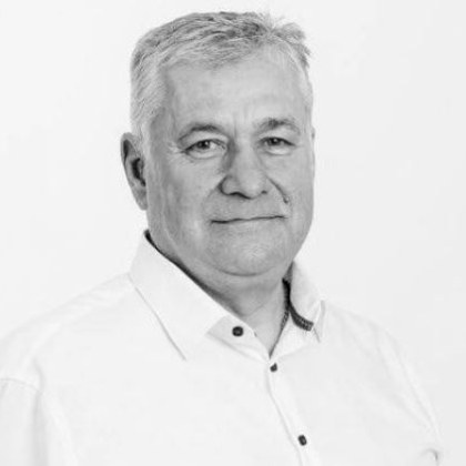 Починал е кметът на софийското село Лозен Георги Младенов Това