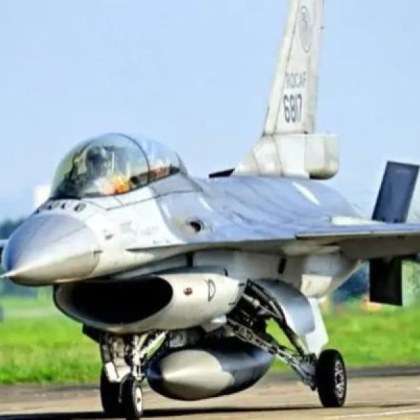 Потвърдено: Първите F-16 са пристигнали в Украйна