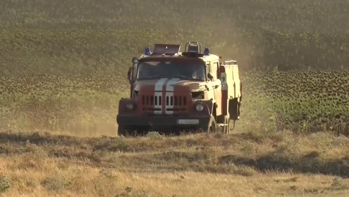 Потушиха пожара край военния полигон 