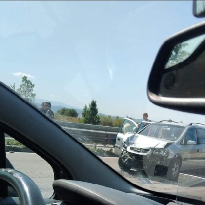 Магистрала Тракия в момента е ад За това сигнализират многобройни