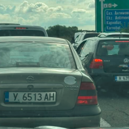 Шофьори задминават десетки автомобили през аварийната на магистрала Тракия Това