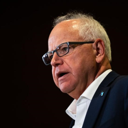 Камала Харис избра Тим Уолц за свой вицепрезидент избирайки губернатора