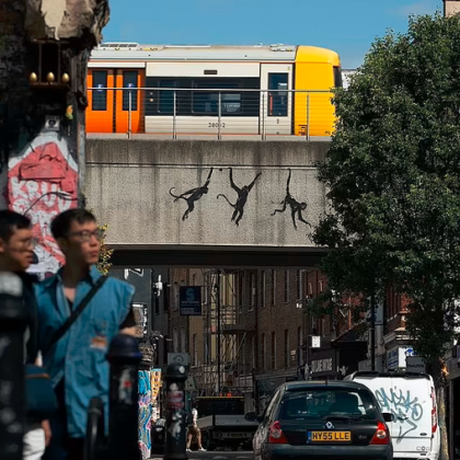 Нова творба на Банкси изобразяваща маймуни се появи в Лондон