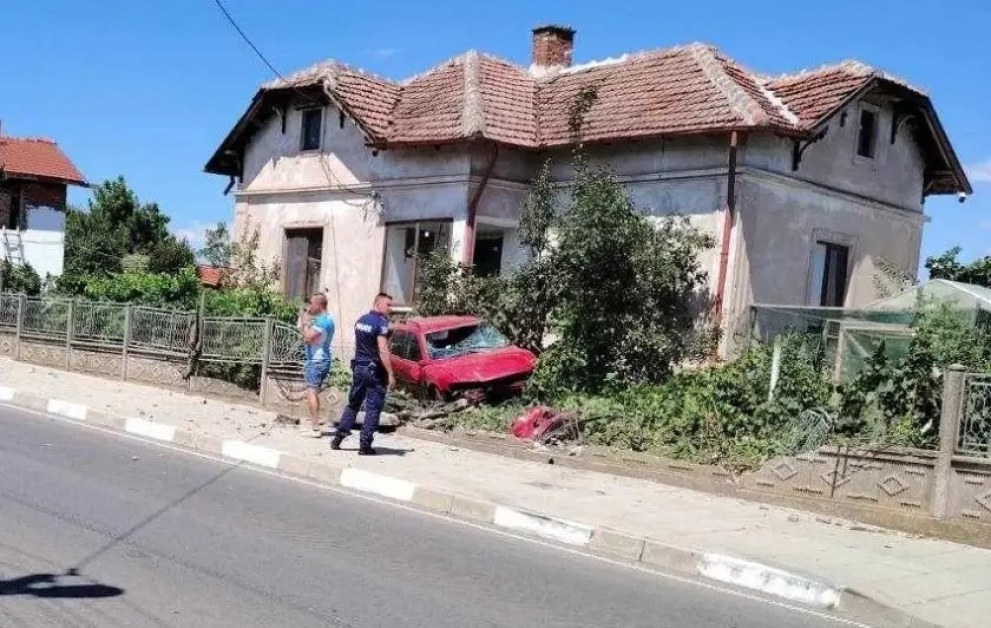 Врязалият се в къща в Монтанско - бивш затворник, бягащ от полицията