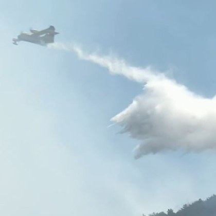 Продължава борбата с големия пожар на българо гръцката граница в района