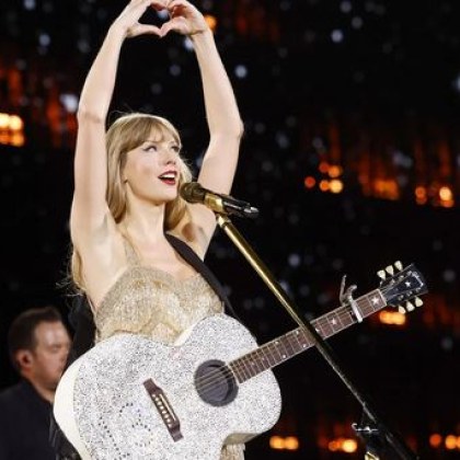 Тийнейджър на 19 е обвинен в заговор за терористична атака на концерт