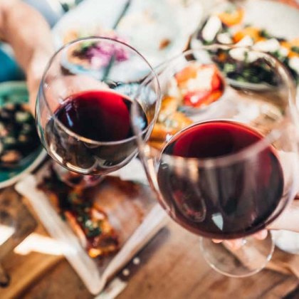 В продължение на много години убеждението че умереното пиене е