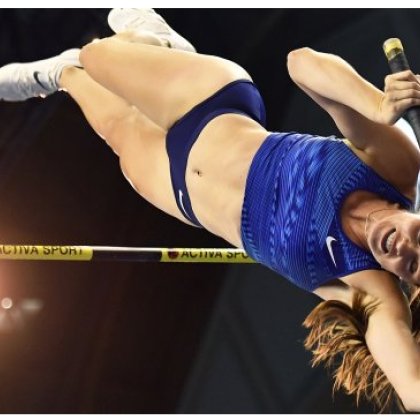 Канадската лекоатлетка Алиша Нюман завоюва бронзовия медал в овчарския скок