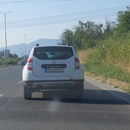 Шофьорка отправи гневно послание към колежка на пътя