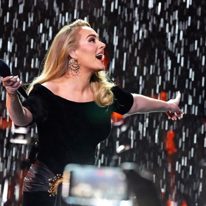 Пред феновете си в Мюнхен Адел призна че скоро ще се