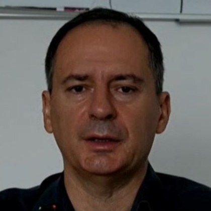 Разследващият български журналист Христо Грозев препоръча чуждестранните медии да изтеглят