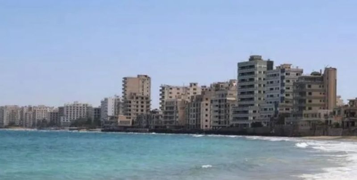 Луксозен курорт със 7-звезден хотел се превърна в призрак, изцяло е обрасъл в трева