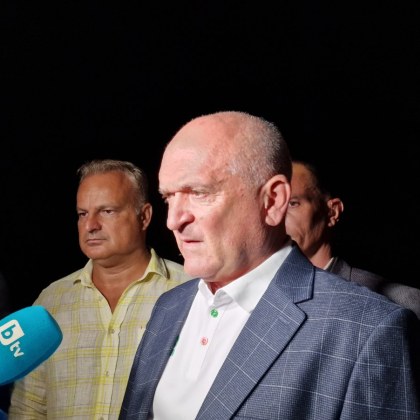 Главчев от Брезовско: Пожарът е ограничен